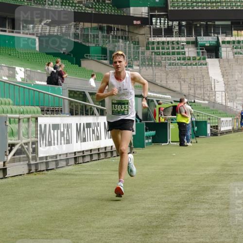 13.09.2026 - 21. swb-Marathon Bremen Michael Burmester http://msf.ph/oto/10434020 13.09.2026 12:35:08 Laufen im Stadion 250, 272, 299, 525, 919, 1089, 1212, 1550, 1875, 2072, 4232, 7692, 417, 482, 573, 668, 943, 1020, 1126, 1357, 1507, 1639, 2100, 4474, 5212, 6485, 6507, 8044, 8285 meine-sportfotos.de