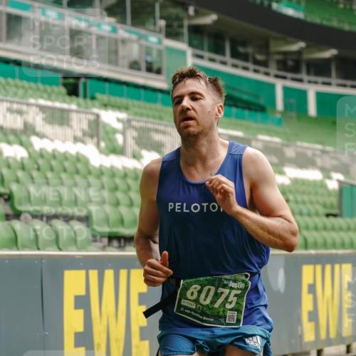 13.09.2026 - 21. swb-Marathon Bremen Michael Burmester http://msf.ph/oto/10434126 13.09.2026 12:35:19 Laufen im Stadion 250, 272, 299, 919, 1089, 1550, 1875, 1993, 4232, 7692, 13033, 417, 482, 573, 668, 943, 1020, 1126, 1357, 1507, 1606, 1629, 1639, 2100, 4474, 6507, 8044, 8285 meine-sportfotos.de