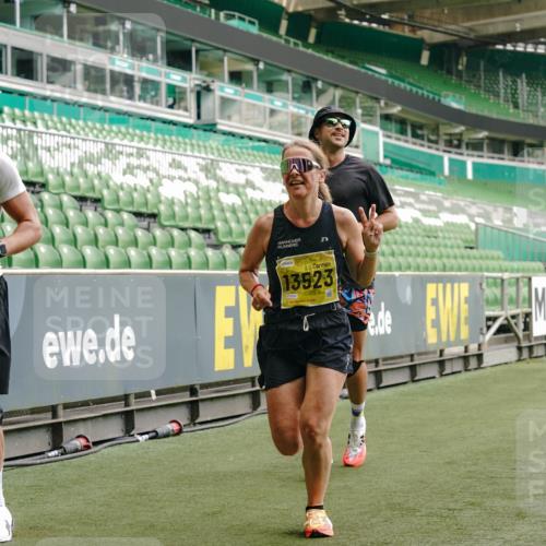 13.09.2026 - 21. swb-Marathon Bremen Michael Burmester http://msf.ph/oto/10434169 13.09.2026 10:24:50 Laufen im Stadion 10143, 10235, 10312, 10328, 10336, 10337, 10341, 10346, 10358, 10456, 10520, 10592, 10593, 10618, 10632, 10775, 10782, 10816, 10861, 10972, 10988, 11020, 11042, 11108, 11143, 11201, 11265, 11312, 11373, 11375, 11426, 11442, 11447, 11468, 11527, 11607, 11615, 11628, 11630, 11632, 11704, 11713, 11758, 11779, 11826, 11895, 11903, 11948, 12144, 12246, 12281, 12404, 12406, 12426, 12442, 12468, 12469, 12477, 12525, 13520, 13566, 13580, 13585, 13586 meine-sportfotos.de