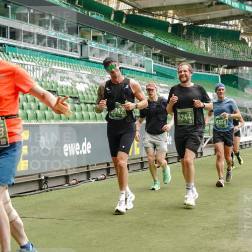 13.09.2026 - 21. swb-Marathon Bremen Michael Burmester http://msf.ph/oto/10434175 13.09.2026 13:05:07 Laufen im Stadion 178, 209, 210, 217, 244, 323, 394, 534, 536, 565, 647, 881, 891, 900, 1073, 1239, 1243, 1307, 1308, 1343, 1373, 1380, 1456, 1479, 1533, 1627, 1649, 1653, 1656, 1687, 1780, 1914, 1932, 1941, 2023, 2089, 2126, 2241, 2244, 2265, 2301, 2310, 2369, 2430, 2452, 2464, 2602, 2723, 2742, 2764, 2851, 2867, 2872, 2891, 2910, 2919, 2957, 2959, 2985, 3028, 3030, 3115, 3217, 3278, 3320, 3343, 3419, 3425, 3444, 3454, 3485, 3521, 3579, 3796, 3909, 242 meine-sportfotos.de