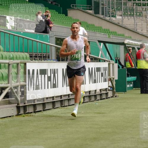 13.09.2026 - 21. swb-Marathon Bremen Michael Burmester http://msf.ph/oto/10434176 13.09.2026 12:35:39 Laufen im Stadion 250, 272, 365, 850, 1089, 1288, 1550, 1875, 1993, 4232, 7692, 8075, 13033, 417, 482, 573, 668, 943, 1020, 1126, 1507, 1606, 1629, 2100, 4474, 6507, 8044, 8285 meine-sportfotos.de