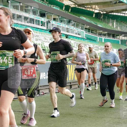 13.09.2026 - 21. swb-Marathon Bremen Michael Burmester http://msf.ph/oto/10434215 13.09.2026 13:33:03 Laufen im Stadion 155, 344, 350, 386, 428, 490, 594, 617, 690, 765, 786, 787, 1001, 1051, 1098, 1133, 1142, 1292, 1310, 1326, 1377, 1427, 1557, 1591, 1592, 1661, 1760, 1801, 1869, 1892, 1897, 1923, 2077, 2132, 2226, 2230, 2231, 2253, 2270, 2274, 2320, 2344, 2374, 2399, 2400, 2456, 2479, 2514, 2515, 2523, 2539, 2556, 2616, 2630, 2649, 2718, 2757, 2769, 2787, 2848, 2945, 2982, 3014, 3140, 3223, 3350, 3379, 3443, 3503, 3572, 3577, 3601, 3614, 3644, 3736, 3746, 3797, 3875, 3901, 3911, 3952, 3960 meine-sportfotos.de