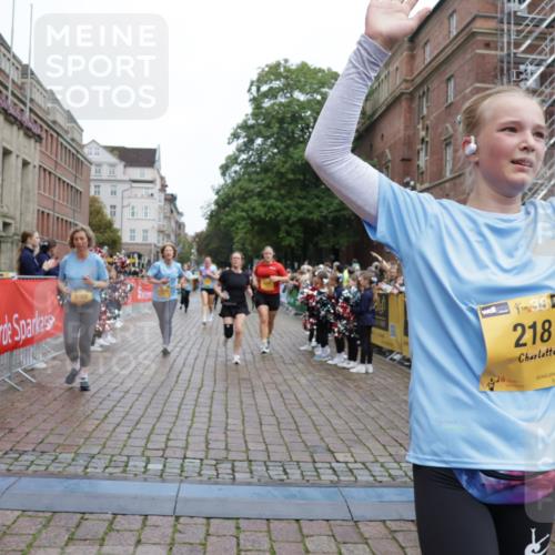 13.09.2026 - Kiel Lauf Yannick Fuchs http://msf.ph/oto/10434255 13.09.2026 09:47:59 Ziel 122, 218, 366, 1713, 1743, 2241, 2755, 3812, 4225, 4288, 4467, 4710, 5215, 6242, 6809, 6942, 7258, 9694, 10823, 11396, 12007, 12167, 12393, 390, 466, 591, 3192, 3373, 3629, 3735, 4011, 4103, 4365, 4400, 4460, 4479, 4480, 4952, 5517, 6072, 6078, 6639, 6696, 7767, 8096, 8503, 8540, 8777, 8833, 9528, 9634, 9697, 9936, 10789, 11654, 12099, 872, 1047, 1227, 1976, 2656, 2671, 2970, 4219, 5185, 5825, 7070, 7247, 7481, 8080, 9755, 10200, 10555 meine-sportfotos.de