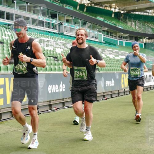 13.09.2026 - 21. swb-Marathon Bremen Michael Burmester http://msf.ph/oto/10434260 13.09.2026 13:05:08 Laufen im Stadion 178, 209, 210, 217, 244, 323, 394, 534, 536, 565, 647, 881, 891, 900, 1073, 1239, 1243, 1307, 1308, 1343, 1373, 1380, 1456, 1479, 1533, 1627, 1649, 1653, 1656, 1687, 1780, 1914, 1932, 1941, 2023, 2076, 2089, 2126, 2241, 2244, 2265, 2301, 2310, 2369, 2430, 2452, 2464, 2602, 2723, 2742, 2764, 2851, 2867, 2872, 2891, 2910, 2919, 2957, 2959, 2985, 3028, 3030, 3115, 3217, 3278, 3320, 3343, 3419, 3425, 3444, 3454, 3485, 3521, 3579, 3796, 3909, 242 meine-sportfotos.de
