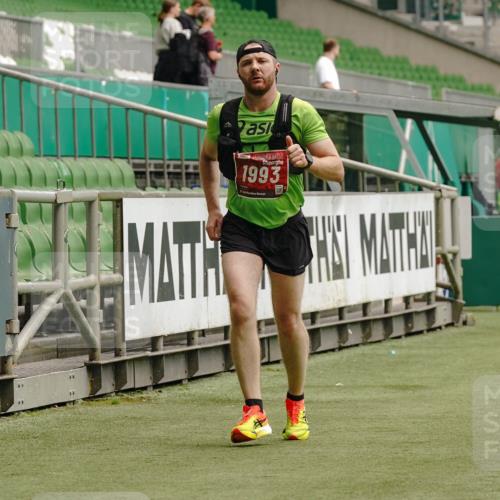 13.09.2026 - 21. swb-Marathon Bremen Michael Burmester http://msf.ph/oto/10434261 13.09.2026 12:35:46 Laufen im Stadion 250, 272, 365, 850, 1089, 1288, 1550, 1875, 1993, 4232, 7692, 7768, 8075, 13033, 417, 482, 573, 668, 943, 1020, 1126, 1507, 1606, 1629, 2100, 4474, 6507, 8044 meine-sportfotos.de