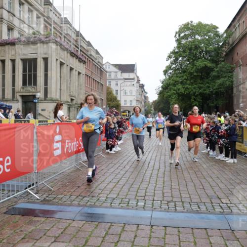 13.09.2026 - Kiel Lauf Yannick Fuchs http://msf.ph/oto/10434270 13.09.2026 09:47:59 Ziel 122, 218, 366, 1713, 1743, 2241, 2755, 3812, 4225, 4288, 4467, 4710, 5215, 6242, 6809, 6942, 7258, 9694, 10823, 11396, 12007, 12167, 12393, 390, 466, 591, 3192, 3373, 3629, 3735, 4011, 4103, 4365, 4400, 4460, 4479, 4480, 4952, 5517, 6072, 6078, 6639, 6696, 7767, 8096, 8503, 8540, 8777, 8833, 9528, 9634, 9697, 9936, 10789, 11654, 12099, 872, 1047, 1227, 1976, 2656, 2671, 2970, 4219, 5185, 5825, 7070, 7247, 7481, 8080, 9755, 10200, 10555 meine-sportfotos.de