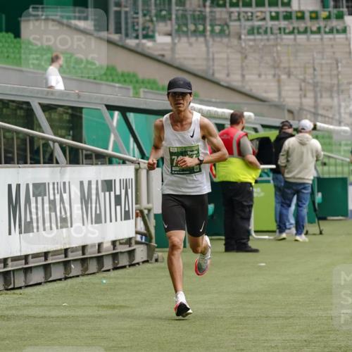 13.09.2026 - 21. swb-Marathon Bremen Michael Burmester http://msf.ph/oto/10434285 13.09.2026 12:36:01 Laufen im Stadion 250, 272, 365, 850, 1288, 1550, 1875, 1993, 4232, 7692, 7768, 8075, 13033, 417, 482, 573, 668, 943, 1020, 1126, 1507, 1606, 1629, 2100, 7741, 8044 meine-sportfotos.de