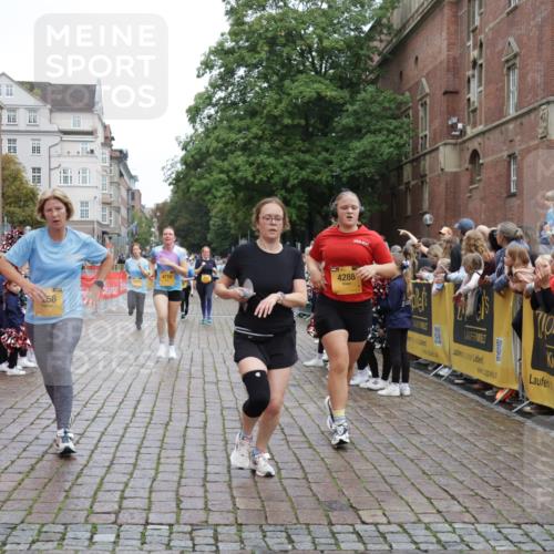 13.09.2026 - Kiel Lauf Yannick Fuchs http://msf.ph/oto/10434294 13.09.2026 09:48:00 Ziel 122, 218, 366, 1713, 1743, 2241, 2755, 3812, 4225, 4288, 4467, 4710, 5215, 6242, 6809, 6942, 7258, 9694, 10823, 11396, 12007, 12167, 12393, 390, 466, 591, 1743, 3192, 3373, 3629, 3735, 4011, 4103, 4365, 4400, 4460, 4479, 4480, 4952, 5517, 6072, 6078, 6639, 6696, 7767, 8096, 8503, 8540, 8777, 8833, 9528, 9634, 9697, 9936, 10789, 11396, 11654, 12099, 872, 1047, 1227, 1976, 2656, 2671, 2970, 4219, 5185, 5825, 6464, 7070, 7247, 7481, 8080, 9755, 10200, 10555 meine-sportfotos.de