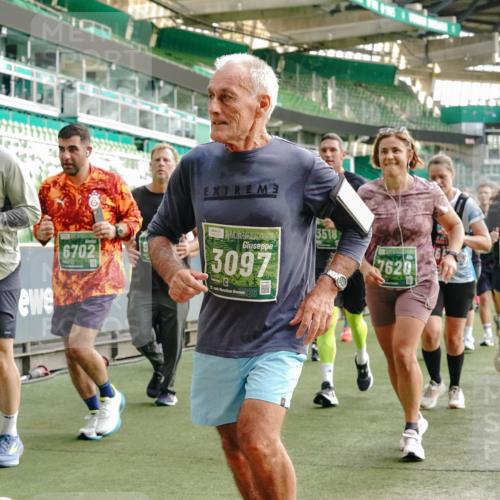 13.09.2026 - 21. swb-Marathon Bremen Michael Burmester http://msf.ph/oto/10434300 13.09.2026 13:33:08 Laufen im Stadion 155, 344, 350, 386, 428, 490, 594, 617, 690, 765, 786, 787, 1001, 1051, 1098, 1133, 1292, 1326, 1377, 1427, 1557, 1591, 1592, 1661, 1760, 1801, 1869, 1897, 1923, 1996, 2077, 2132, 2226, 2230, 2231, 2253, 2270, 2274, 2320, 2344, 2374, 2399, 2400, 2456, 2479, 2514, 2515, 2523, 2539, 2543, 2556, 2616, 2630, 2649, 2718, 2757, 2769, 2787, 2848, 2945, 2982, 3014, 3350, 3379, 3443, 3503, 3572, 3577, 3601, 3614, 3644, 3746, 3797, 3875, 3901, 3911, 3952, 3960, 4001 meine-sportfotos.de