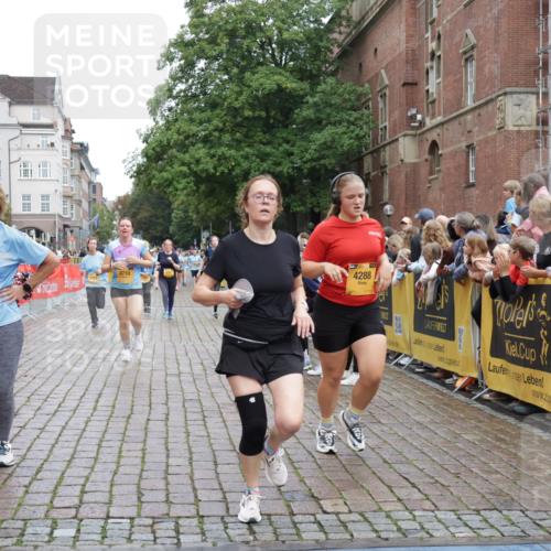 13.09.2026 - Kiel Lauf Yannick Fuchs http://msf.ph/oto/10434303 13.09.2026 09:48:00 Ziel 122, 218, 366, 1713, 1743, 2241, 2755, 3812, 4225, 4288, 4467, 4710, 5215, 6242, 6809, 6942, 7258, 9694, 10823, 11396, 12007, 12167, 12393, 390, 466, 591, 1743, 3192, 3373, 3629, 3735, 4011, 4103, 4365, 4400, 4460, 4479, 4480, 4952, 5517, 6072, 6078, 6639, 6696, 7767, 8096, 8503, 8540, 8777, 8833, 9528, 9634, 9697, 9936, 10789, 11396, 11654, 12099, 872, 1047, 1227, 1976, 2656, 2671, 2970, 4219, 5185, 5825, 6464, 7070, 7247, 7481, 8080, 9755, 10200, 10555 meine-sportfotos.de