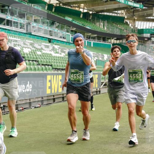 13.09.2026 - 21. swb-Marathon Bremen Michael Burmester http://msf.ph/oto/10434344 13.09.2026 13:05:09 Laufen im Stadion 178, 209, 210, 217, 244, 323, 394, 534, 536, 565, 647, 881, 891, 900, 1073, 1239, 1243, 1307, 1308, 1343, 1373, 1380, 1456, 1479, 1533, 1627, 1649, 1653, 1656, 1687, 1780, 1914, 1932, 1941, 2023, 2076, 2089, 2126, 2241, 2244, 2265, 2301, 2310, 2369, 2430, 2452, 2464, 2602, 2723, 2742, 2764, 2851, 2867, 2872, 2891, 2910, 2919, 2957, 2959, 2985, 3028, 3030, 3115, 3217, 3278, 3320, 3343, 3419, 3425, 3444, 3454, 3485, 3521, 3579, 3796, 3909, 242 meine-sportfotos.de