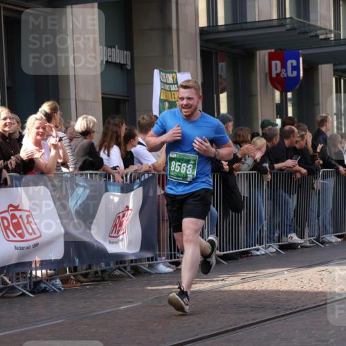 13.09.2026 - 21. swb-Marathon Bremen Strokosch-Dieckow http://msf.ph/oto/10434345 13.09.2026 13:13:14 Ziel 779, 2130, 2360, 2401, 2767, 2882, 3413, 6394, 6407, 7493, 7707, 8477, 8568, 8840, 8963, 9442, 13099, 280, 313, 621, 868, 987, 1207, 2442, 2498, 2559, 2801, 2858, 2962, 3566, 3625, 4582, 5345, 5379, 5769, 5965, 6038, 6349, 6394, 7874, 8197, 8291, 8419, 8464, 8798, 9092, 9217, 13140 meine-sportfotos.de