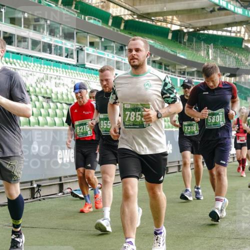 13.09.2026 - 21. swb-Marathon Bremen Michael Burmester http://msf.ph/oto/10434393 13.09.2026 13:33:12 Laufen im Stadion 155, 344, 350, 386, 428, 490, 594, 617, 690, 765, 786, 787, 1001, 1048, 1051, 1098, 1133, 1292, 1326, 1377, 1427, 1557, 1591, 1592, 1661, 1760, 1801, 1897, 1923, 1996, 2077, 2132, 2226, 2230, 2231, 2253, 2270, 2274, 2320, 2344, 2374, 2399, 2400, 2456, 2479, 2514, 2515, 2523, 2539, 2543, 2556, 2616, 2630, 2641, 2649, 2718, 2757, 2769, 2787, 2848, 2945, 2982, 3014, 3350, 3379, 3443, 3503, 3572, 3577, 3601, 3614, 3644, 3746, 3797, 3875, 3901, 3911, 3952, 3960, 4001 meine-sportfotos.de