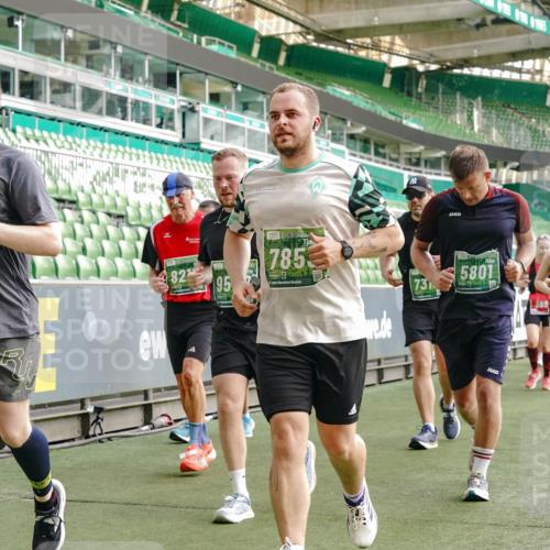 13.09.2026 - 21. swb-Marathon Bremen Michael Burmester http://msf.ph/oto/10434402 13.09.2026 13:33:12 Laufen im Stadion 155, 344, 350, 386, 428, 490, 594, 617, 690, 765, 786, 787, 1001, 1048, 1051, 1098, 1133, 1292, 1326, 1377, 1427, 1557, 1591, 1592, 1661, 1760, 1801, 1897, 1923, 1996, 2077, 2132, 2226, 2230, 2231, 2253, 2270, 2274, 2320, 2344, 2374, 2399, 2400, 2456, 2479, 2514, 2515, 2523, 2539, 2543, 2556, 2616, 2630, 2641, 2649, 2718, 2757, 2769, 2787, 2848, 2945, 2982, 3014, 3350, 3379, 3443, 3503, 3572, 3577, 3601, 3614, 3644, 3746, 3797, 3875, 3901, 3911, 3952, 3960, 4001 meine-sportfotos.de