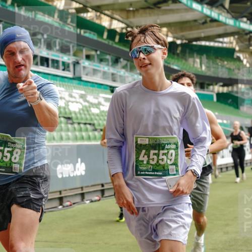 13.09.2026 - 21. swb-Marathon Bremen Michael Burmester http://msf.ph/oto/10434420 13.09.2026 13:05:10 Laufen im Stadion 178, 209, 210, 217, 244, 323, 394, 534, 536, 565, 647, 881, 891, 900, 1073, 1239, 1243, 1307, 1308, 1343, 1373, 1380, 1456, 1479, 1533, 1627, 1649, 1653, 1656, 1687, 1780, 1914, 1932, 1941, 2023, 2076, 2089, 2126, 2241, 2244, 2265, 2301, 2310, 2369, 2430, 2452, 2464, 2602, 2723, 2742, 2764, 2851, 2867, 2872, 2891, 2910, 2919, 2957, 2959, 2985, 3028, 3030, 3115, 3217, 3278, 3320, 3343, 3419, 3425, 3444, 3454, 3485, 3521, 3579, 3796, 3909, 242 meine-sportfotos.de