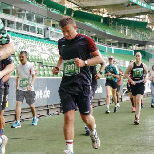 13.09.2026 - 21. swb-Marathon Bremen Michael Burmester http://msf.ph/oto/10434426 13.09.2026 13:33:13 Laufen im Stadion 155, 344, 350, 386, 428, 490, 594, 617, 690, 765, 786, 787, 1001, 1048, 1051, 1098, 1133, 1292, 1326, 1377, 1427, 1557, 1591, 1592, 1661, 1760, 1801, 1827, 1897, 1923, 1996, 2077, 2132, 2226, 2230, 2231, 2253, 2270, 2274, 2320, 2344, 2374, 2399, 2400, 2456, 2479, 2514, 2515, 2523, 2539, 2543, 2556, 2616, 2630, 2641, 2649, 2718, 2757, 2769, 2787, 2848, 2945, 2982, 3014, 3350, 3379, 3443, 3503, 3572, 3577, 3601, 3614, 3644, 3746, 3797, 3875, 3901, 3911, 3952, 3960, 4001 meine-sportfotos.de