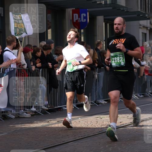 13.09.2026 - 21. swb-Marathon Bremen Strokosch-Dieckow http://msf.ph/oto/10434430 13.09.2026 13:13:17 Ziel 779, 2360, 2401, 2767, 2882, 3413, 6407, 7493, 7707, 8477, 8568, 8840, 8963, 9442, 9884, 13099, 280, 313, 621, 868, 987, 1207, 2130, 2498, 2559, 2801, 2858, 2962, 3566, 3625, 4582, 5345, 5769, 6038, 6349, 6394, 7874, 8197, 8291, 8419, 8464, 9092, 9217, 13140 meine-sportfotos.de