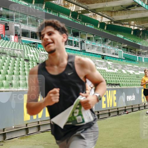 13.09.2026 - 21. swb-Marathon Bremen Michael Burmester http://msf.ph/oto/10434504 13.09.2026 13:05:11 Laufen im Stadion 178, 209, 210, 217, 244, 323, 394, 534, 536, 565, 647, 881, 891, 900, 1073, 1239, 1243, 1307, 1308, 1343, 1373, 1380, 1456, 1479, 1533, 1627, 1649, 1653, 1656, 1687, 1780, 1914, 1932, 1941, 2023, 2076, 2089, 2126, 2241, 2244, 2265, 2301, 2310, 2369, 2430, 2452, 2464, 2602, 2723, 2742, 2764, 2851, 2867, 2872, 2891, 2910, 2919, 2957, 2959, 2985, 3028, 3030, 3115, 3217, 3278, 3320, 3343, 3419, 3425, 3444, 3454, 3485, 3521, 3579, 3796, 3909, 242 meine-sportfotos.de