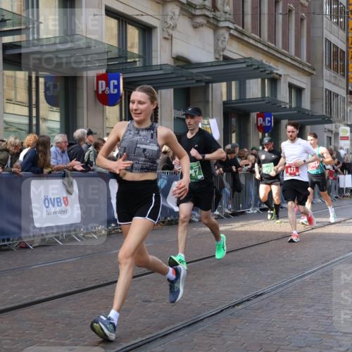 13.09.2026 - 21. swb-Marathon Bremen Strokosch-Dieckow http://msf.ph/oto/10434526 13.09.2026 13:13:20 Ziel 779, 1704, 1937, 2360, 2401, 2767, 2882, 3413, 6407, 6451, 7493, 7707, 8477, 8568, 8840, 8963, 9442, 9884, 13099, 280, 313, 621, 868, 987, 1207, 2130, 2498, 2559, 2962, 3566, 3625, 4582, 5345, 5769, 6038, 6349, 6394, 7874, 8197, 8291, 8419, 8464, 9092, 9217 meine-sportfotos.de