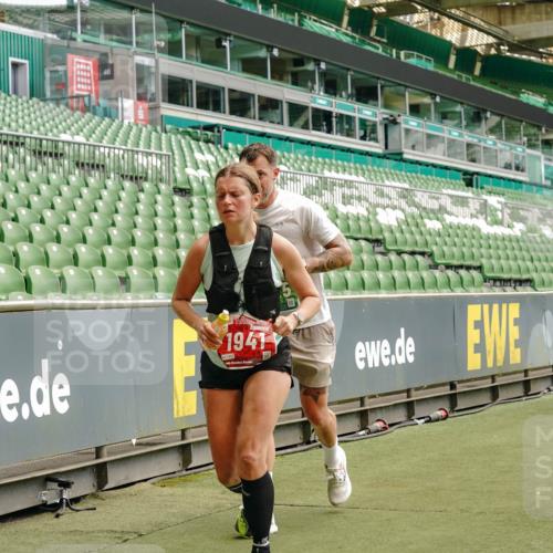 13.09.2026 - 21. swb-Marathon Bremen Michael Burmester http://msf.ph/oto/10434527 13.09.2026 13:05:12 Laufen im Stadion 178, 209, 210, 217, 244, 323, 394, 534, 536, 565, 647, 881, 891, 900, 1073, 1239, 1243, 1274, 1307, 1308, 1343, 1373, 1380, 1456, 1479, 1533, 1581, 1627, 1649, 1653, 1656, 1687, 1780, 1914, 1932, 1941, 2023, 2076, 2089, 2126, 2241, 2244, 2265, 2301, 2310, 2369, 2430, 2452, 2464, 2602, 2723, 2742, 2764, 2851, 2867, 2872, 2891, 2910, 2919, 2957, 2959, 2985, 3028, 3030, 3115, 3217, 3278, 3320, 3343, 3419, 3425, 3444, 3454, 3485, 3521, 3579, 3796, 3909, 242 meine-sportfotos.de