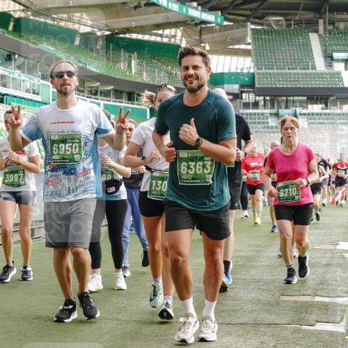 13.09.2026 - 21. swb-Marathon Bremen Michael Burmester http://msf.ph/oto/10434542 13.09.2026 13:33:18 Laufen im Stadion 155, 344, 350, 386, 428, 490, 594, 617, 690, 765, 786, 787, 1001, 1048, 1051, 1098, 1133, 1292, 1377, 1427, 1444, 1557, 1591, 1592, 1661, 1760, 1801, 1827, 1897, 1923, 1996, 2077, 2132, 2226, 2230, 2231, 2253, 2270, 2274, 2320, 2374, 2399, 2400, 2456, 2479, 2511, 2514, 2515, 2523, 2539, 2543, 2556, 2616, 2630, 2641, 2649, 2718, 2735, 2757, 2769, 2787, 2848, 2982, 3014, 3345, 3350, 3443, 3503, 3572, 3577, 3601, 3614, 3746, 3797, 3875, 3901, 3911, 3952, 3960, 4001 meine-sportfotos.de