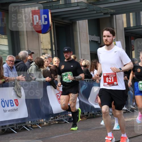 13.09.2026 - 21. swb-Marathon Bremen Strokosch-Dieckow http://msf.ph/oto/10434555 13.09.2026 13:13:21 Ziel 683, 779, 1704, 1707, 1937, 2360, 2401, 2767, 2882, 3413, 6407, 6451, 7493, 7707, 8477, 8568, 8840, 8963, 9442, 9884, 13099, 280, 313, 621, 868, 987, 1207, 2130, 2360, 2498, 2962, 3566, 3625, 4582, 5345, 5769, 6038, 6349, 6394, 7874, 8197, 8291, 8419, 8464, 9092, 9217 meine-sportfotos.de