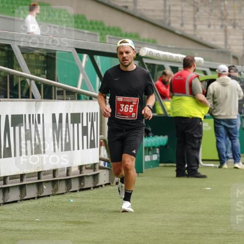 13.09.2026 - 21. swb-Marathon Bremen Michael Burmester http://msf.ph/oto/10434556 13.09.2026 12:36:27 Laufen im Stadion 365, 850, 1288, 1385, 1485, 1550, 1583, 1875, 1993, 2073, 3617, 4232, 7244, 7692, 7768, 8075, 8729, 13033, 482, 525, 668, 943, 1020, 1126, 1212, 1507, 1606, 1629, 2072, 2100, 5428, 7741 meine-sportfotos.de