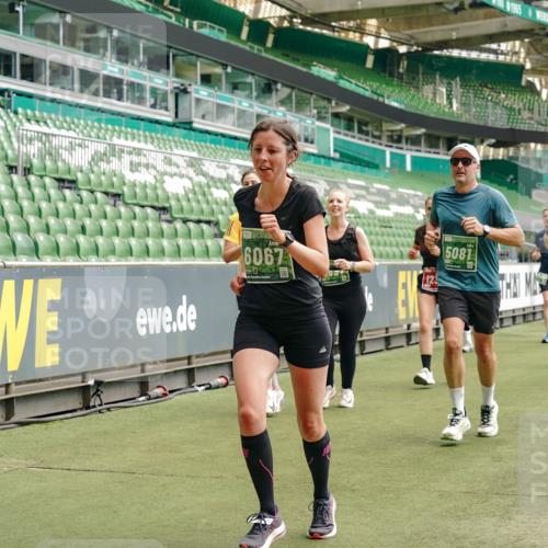 13.09.2026 - 21. swb-Marathon Bremen Michael Burmester http://msf.ph/oto/10434588 13.09.2026 13:05:13 Laufen im Stadion 178, 209, 210, 217, 244, 323, 394, 534, 536, 565, 647, 881, 891, 900, 1073, 1239, 1243, 1274, 1307, 1308, 1343, 1373, 1380, 1456, 1479, 1533, 1581, 1627, 1649, 1653, 1656, 1687, 1780, 1914, 1932, 1941, 2023, 2076, 2089, 2126, 2241, 2244, 2265, 2301, 2310, 2369, 2430, 2452, 2464, 2602, 2723, 2742, 2764, 2851, 2867, 2872, 2891, 2910, 2919, 2957, 2959, 2985, 3028, 3030, 3115, 3217, 3278, 3320, 3343, 3419, 3425, 3444, 3454, 3485, 3521, 3579, 3796, 3909, 242 meine-sportfotos.de