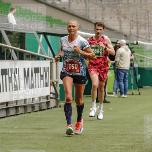 13.09.2026 - 21. swb-Marathon Bremen Michael Burmester http://msf.ph/oto/10434608 13.09.2026 12:36:42 Laufen im Stadion 365, 466, 658, 850, 1288, 1385, 1485, 1550, 1583, 1754, 1875, 1993, 2073, 3617, 4232, 7244, 7692, 7768, 8075, 8729, 13033, 299, 482, 525, 668, 943, 1212, 1606, 1629, 2072, 2100, 5428, 7741 meine-sportfotos.de