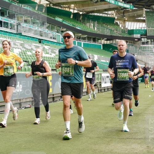 13.09.2026 - 21. swb-Marathon Bremen Michael Burmester http://msf.ph/oto/10434610 13.09.2026 13:05:14 Laufen im Stadion 178, 209, 210, 217, 244, 323, 394, 534, 536, 565, 647, 881, 891, 900, 1073, 1239, 1243, 1274, 1307, 1308, 1343, 1373, 1380, 1456, 1479, 1533, 1581, 1627, 1649, 1653, 1656, 1687, 1780, 1914, 1932, 1941, 2023, 2076, 2089, 2126, 2241, 2244, 2265, 2301, 2310, 2369, 2430, 2452, 2464, 2602, 2723, 2742, 2764, 2851, 2867, 2872, 2891, 2910, 2919, 2957, 2959, 2985, 3028, 3030, 3115, 3217, 3278, 3320, 3343, 3419, 3425, 3444, 3454, 3485, 3521, 3579, 3796, 3909, 242 meine-sportfotos.de