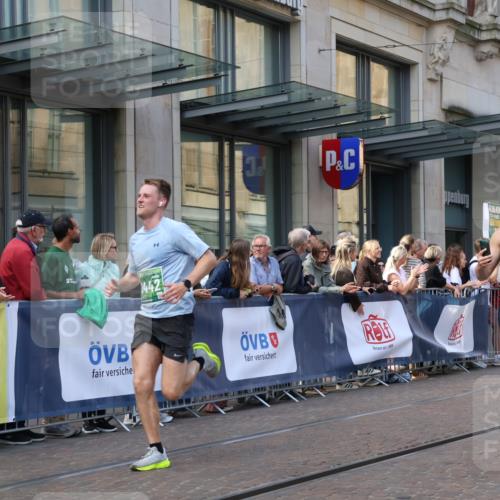 13.09.2026 - 21. swb-Marathon Bremen Strokosch-Dieckow http://msf.ph/oto/10434647 13.09.2026 13:13:24 Ziel 524, 683, 779, 1704, 1707, 1937, 2401, 2422, 2767, 2882, 3236, 3413, 5443, 6451, 7210, 7283, 7493, 7707, 8477, 8840, 9442, 9884, 13099, 280, 313, 621, 779, 987, 1207, 2130, 2360, 2498, 2962, 3566, 3625, 4582, 5345, 5769, 6038, 6394, 6407, 7874, 8197, 8291, 8464, 8477, 8568, 8963, 9092 meine-sportfotos.de