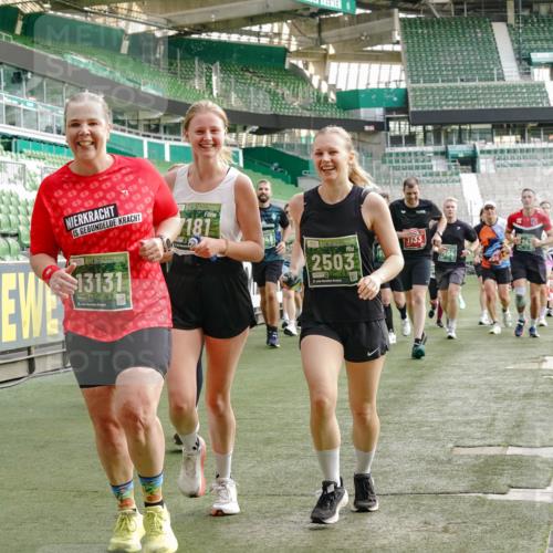 13.09.2026 - 21. swb-Marathon Bremen Michael Burmester http://msf.ph/oto/10434692 13.09.2026 13:33:25 Laufen im Stadion 155, 344, 350, 386, 428, 490, 594, 617, 690, 709, 765, 786, 787, 1001, 1048, 1051, 1098, 1133, 1292, 1377, 1427, 1444, 1557, 1591, 1592, 1661, 1760, 1827, 1897, 1923, 1996, 2077, 2132, 2226, 2230, 2231, 2253, 2270, 2274, 2320, 2374, 2399, 2400, 2456, 2479, 2511, 2514, 2515, 2523, 2539, 2543, 2556, 2616, 2630, 2641, 2649, 2718, 2735, 2757, 2769, 2787, 2848, 2982, 3014, 3345, 3350, 3443, 3503, 3577, 3601, 3614, 3746, 3797, 3875, 3901, 3911, 3952, 4001 meine-sportfotos.de