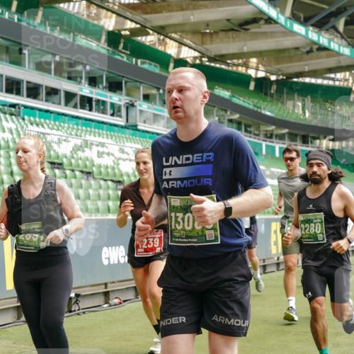 13.09.2026 - 21. swb-Marathon Bremen Michael Burmester http://msf.ph/oto/10434696 13.09.2026 13:05:15 Laufen im Stadion 178, 209, 210, 217, 244, 323, 394, 534, 536, 565, 647, 881, 891, 900, 1073, 1239, 1243, 1274, 1307, 1308, 1343, 1373, 1380, 1456, 1479, 1533, 1581, 1627, 1653, 1656, 1687, 1780, 1914, 1932, 1941, 2023, 2076, 2089, 2126, 2241, 2244, 2265, 2301, 2310, 2369, 2430, 2452, 2464, 2602, 2723, 2742, 2764, 2851, 2867, 2872, 2891, 2910, 2919, 2957, 2959, 2985, 3028, 3030, 3115, 3217, 3278, 3320, 3343, 3419, 3425, 3444, 3454, 3485, 3521, 3579, 3796, 3909, 242 meine-sportfotos.de