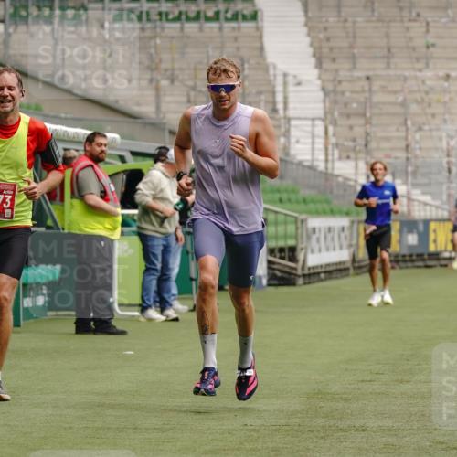 13.09.2026 - 21. swb-Marathon Bremen Michael Burmester http://msf.ph/oto/10434699 13.09.2026 12:36:52 Laufen im Stadion 365, 466, 658, 850, 1090, 1288, 1385, 1485, 1550, 1583, 1754, 1875, 1993, 2073, 2585, 3617, 4232, 7244, 7692, 7768, 8075, 8729, 13033, 299, 482, 525, 919, 1212, 1606, 1629, 2072, 5428, 7741 meine-sportfotos.de