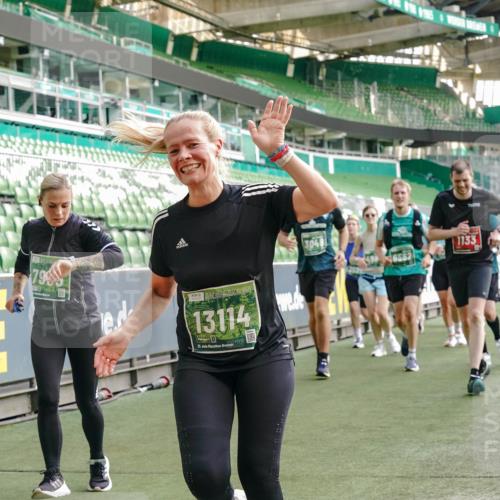 13.09.2026 - 21. swb-Marathon Bremen Michael Burmester http://msf.ph/oto/10434759 13.09.2026 13:33:28 Laufen im Stadion 155, 344, 350, 428, 490, 594, 679, 690, 709, 765, 786, 787, 916, 1001, 1048, 1051, 1098, 1133, 1292, 1377, 1427, 1444, 1557, 1591, 1592, 1661, 1703, 1760, 1827, 1897, 1923, 1996, 2077, 2132, 2226, 2230, 2231, 2253, 2270, 2274, 2320, 2374, 2399, 2400, 2451, 2456, 2479, 2511, 2514, 2515, 2523, 2539, 2543, 2556, 2616, 2630, 2641, 2649, 2718, 2735, 2757, 2769, 2787, 2848, 2982, 3014, 3345, 3350, 3443, 3503, 3577, 3601, 3614, 3746, 3797, 3875, 3901, 3911, 3952, 4001 meine-sportfotos.de