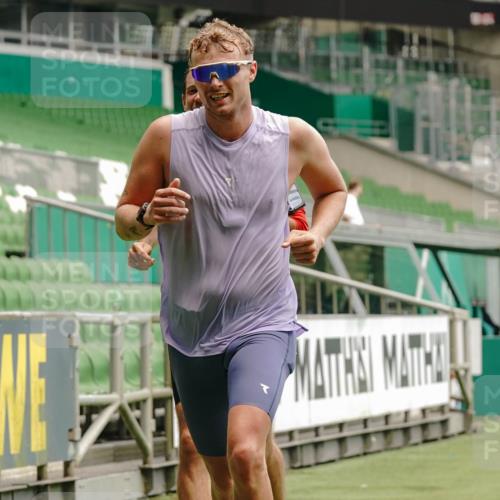 13.09.2026 - 21. swb-Marathon Bremen Michael Burmester http://msf.ph/oto/10434767 13.09.2026 12:36:56 Laufen im Stadion 365, 466, 658, 850, 1090, 1288, 1385, 1485, 1550, 1583, 1754, 1993, 2073, 2585, 3617, 4232, 7244, 7692, 7768, 8075, 8729, 13033, 299, 525, 919, 1212, 1606, 1629, 2072, 5428, 7741 meine-sportfotos.de