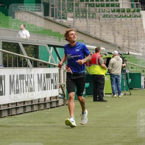 13.09.2026 - 21. swb-Marathon Bremen Michael Burmester http://msf.ph/oto/10434799 13.09.2026 12:37:05 Laufen im Stadion 365, 466, 658, 850, 1090, 1288, 1385, 1485, 1583, 1754, 1993, 2073, 2585, 3617, 7244, 7692, 7768, 8075, 8081, 8729, 13033, 299, 525, 919, 1212, 1606, 1629, 2072, 5428, 7741 meine-sportfotos.de