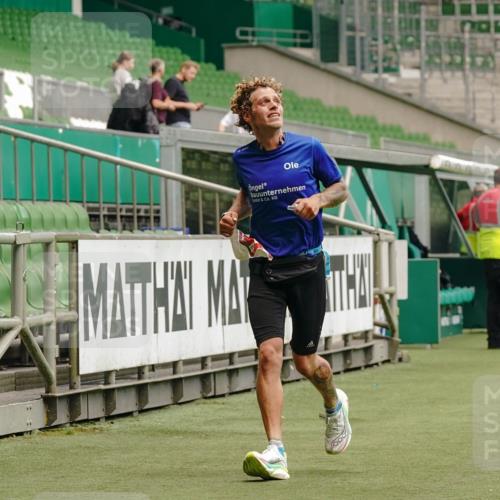 13.09.2026 - 21. swb-Marathon Bremen Michael Burmester http://msf.ph/oto/10434817 13.09.2026 12:37:06 Laufen im Stadion 365, 466, 658, 850, 1090, 1288, 1385, 1485, 1583, 1754, 1993, 2073, 2585, 3617, 7244, 7692, 7768, 8075, 8081, 8729, 13033, 299, 525, 919, 1089, 1212, 1606, 1629, 2072, 5428, 7741 meine-sportfotos.de
