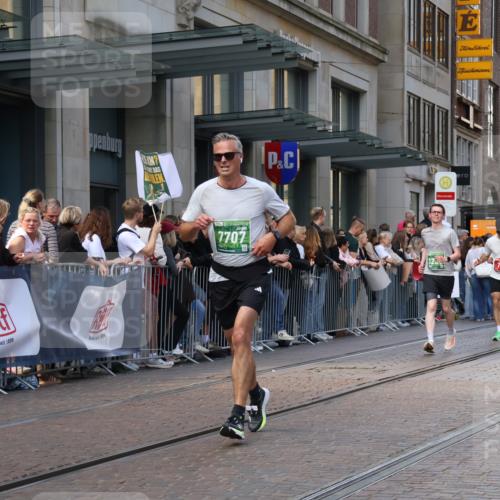 13.09.2026 - 21. swb-Marathon Bremen Strokosch-Dieckow http://msf.ph/oto/10434820 13.09.2026 13:13:30 Ziel 524, 670, 683, 1704, 1707, 1937, 2422, 2767, 3236, 3413, 5443, 6451, 7210, 7283, 7493, 7707, 9426, 9635, 9884, 13099, 280, 621, 779, 987, 1207, 2130, 2360, 2401, 2882, 2962, 3566, 4582, 5345, 5769, 6038, 6394, 6407, 7493, 8197, 8464, 8477, 8568, 8840, 8963, 9442 meine-sportfotos.de