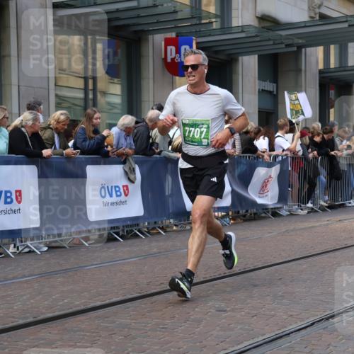13.09.2026 - 21. swb-Marathon Bremen Strokosch-Dieckow http://msf.ph/oto/10434832 13.09.2026 13:13:31 Ziel 524, 670, 683, 1704, 1707, 1937, 2422, 2767, 3236, 3413, 5443, 6451, 7210, 7283, 7707, 9426, 9635, 9884, 13099, 280, 621, 779, 987, 2130, 2360, 2401, 2767, 2882, 2962, 3566, 4582, 5345, 5769, 6038, 6394, 6407, 7493, 8197, 8464, 8477, 8568, 8840, 8963, 9442 meine-sportfotos.de