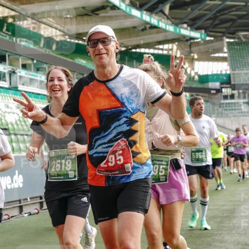 13.09.2026 - 21. swb-Marathon Bremen Michael Burmester http://msf.ph/oto/10434856 13.09.2026 13:33:34 Laufen im Stadion 155, 344, 350, 428, 490, 594, 679, 690, 709, 765, 786, 787, 916, 1001, 1026, 1048, 1051, 1098, 1133, 1292, 1377, 1444, 1557, 1591, 1592, 1661, 1703, 1760, 1827, 1923, 1996, 2077, 2132, 2226, 2230, 2231, 2270, 2274, 2320, 2374, 2399, 2400, 2451, 2456, 2479, 2511, 2514, 2515, 2523, 2539, 2543, 2556, 2616, 2630, 2641, 2649, 2718, 2735, 2757, 2769, 2787, 2848, 2982, 3014, 3345, 3350, 3443, 3503, 3577, 3601, 3614, 3720, 3746, 3797, 3875, 3901, 3911, 3952, 4001 meine-sportfotos.de
