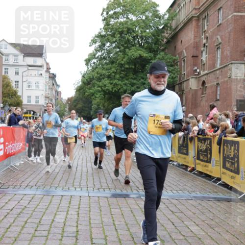 13.09.2026 - Kiel Lauf Yannick Fuchs http://msf.ph/oto/10434912 13.09.2026 09:48:39 Ziel 467, 1731, 2676, 3509, 3843, 5784, 6239, 7071, 7432, 7448, 8455, 9382, 9384, 10458, 10729, 11054, 11694, 872, 1047, 1227, 1493, 1976, 2656, 2671, 2943, 2970, 4219, 4350, 4467, 5185, 5518, 5825, 6464, 7070, 7247, 7481, 8080, 9755, 10200, 11954, 830, 1547, 2047, 2663, 2852, 2921, 3418, 3550, 4961, 6065, 6362, 6593, 9209, 9691, 10092, 10961, 11184, 11294, 12614, 122, 366, 1227, 1713, 4288, 4467, 4710, 6242, 6809, 7258, 9694 meine-sportfotos.de