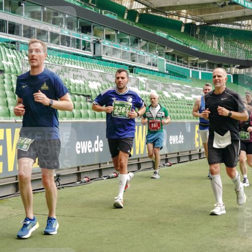 13.09.2026 - 21. swb-Marathon Bremen Michael Burmester http://msf.ph/oto/10434935 13.09.2026 13:05:19 Laufen im Stadion 178, 209, 217, 244, 323, 394, 534, 536, 565, 647, 784, 891, 900, 1073, 1239, 1243, 1274, 1307, 1308, 1343, 1373, 1380, 1456, 1479, 1533, 1581, 1627, 1653, 1656, 1687, 1780, 1914, 1932, 1941, 2023, 2076, 2089, 2126, 2241, 2244, 2265, 2301, 2310, 2355, 2369, 2393, 2430, 2452, 2464, 2602, 2723, 2742, 2764, 2851, 2867, 2872, 2891, 2910, 2919, 2957, 2959, 2985, 3028, 3030, 3115, 3217, 3278, 3320, 3343, 3419, 3425, 3444, 3454, 3485, 3521, 3796, 3909, 242 meine-sportfotos.de