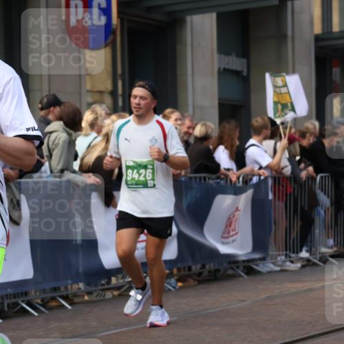 13.09.2026 - 21. swb-Marathon Bremen Strokosch-Dieckow http://msf.ph/oto/10435041 13.09.2026 13:13:37 Ziel 524, 670, 683, 1433, 1613, 1704, 1707, 1937, 2422, 2701, 2824, 3236, 3413, 5443, 5593, 5610, 6145, 6451, 7210, 7283, 7435, 7707, 7963, 8118, 8886, 9426, 9635, 9884, 10105, 779, 2130, 2360, 2401, 2767, 2882, 2962, 6038, 6394, 6407, 7493, 8197, 8477, 8568, 8840, 8963, 9442, 13099 meine-sportfotos.de