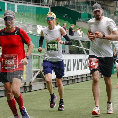 13.09.2026 - 21. swb-Marathon Bremen Michael Burmester http://msf.ph/oto/10435046 13.09.2026 12:37:20 Laufen im Stadion 365, 466, 658, 850, 895, 1090, 1118, 1288, 1385, 1485, 1583, 1604, 1754, 1993, 2073, 2585, 2670, 3617, 7244, 7768, 8075, 8081, 8729, 9522, 13033, 250, 272, 299, 525, 919, 1089, 1212, 2072, 5428, 7741 meine-sportfotos.de