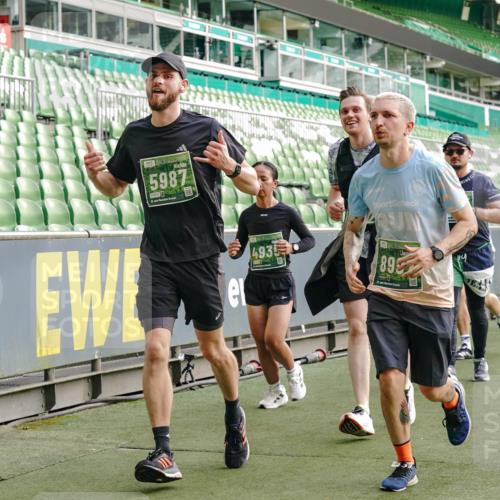 13.09.2026 - 21. swb-Marathon Bremen Michael Burmester http://msf.ph/oto/10435050 13.09.2026 13:33:44 Laufen im Stadion 155, 350, 428, 490, 594, 679, 690, 709, 765, 786, 787, 916, 1001, 1026, 1048, 1051, 1098, 1292, 1377, 1444, 1557, 1560, 1591, 1592, 1607, 1661, 1703, 1760, 1772, 1827, 1923, 1996, 2077, 2132, 2226, 2230, 2231, 2320, 2374, 2399, 2400, 2451, 2456, 2479, 2511, 2514, 2515, 2539, 2543, 2616, 2630, 2641, 2649, 2718, 2735, 2757, 2769, 2787, 2848, 2982, 3014, 3345, 3350, 3443, 3503, 3547, 3577, 3601, 3614, 3660, 3708, 3709, 3720, 3797, 3875, 3901, 3911, 3952, 4001, 4014 meine-sportfotos.de