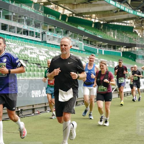 13.09.2026 - 21. swb-Marathon Bremen Michael Burmester http://msf.ph/oto/10435063 13.09.2026 13:05:21 Laufen im Stadion 178, 209, 217, 244, 323, 394, 430, 534, 536, 565, 647, 784, 891, 900, 1073, 1239, 1243, 1274, 1307, 1308, 1343, 1373, 1380, 1456, 1533, 1581, 1627, 1653, 1656, 1687, 1780, 1914, 1932, 1941, 2023, 2076, 2089, 2126, 2241, 2244, 2265, 2301, 2310, 2355, 2369, 2393, 2430, 2452, 2464, 2602, 2723, 2742, 2764, 2867, 2872, 2891, 2910, 2919, 2957, 2959, 2985, 3028, 3030, 3115, 3217, 3278, 3320, 3343, 3419, 3425, 3444, 3454, 3485, 3521, 3796, 3909, 242 meine-sportfotos.de
