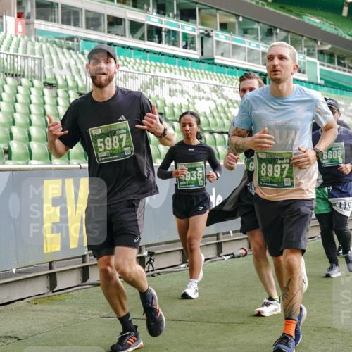 13.09.2026 - 21. swb-Marathon Bremen Michael Burmester http://msf.ph/oto/10435065 13.09.2026 13:33:44 Laufen im Stadion 155, 350, 428, 490, 594, 679, 690, 709, 765, 786, 787, 916, 1001, 1026, 1048, 1051, 1098, 1292, 1377, 1444, 1557, 1560, 1591, 1592, 1607, 1661, 1703, 1760, 1772, 1827, 1923, 1996, 2077, 2132, 2226, 2230, 2231, 2320, 2374, 2399, 2400, 2451, 2456, 2479, 2511, 2514, 2515, 2539, 2543, 2616, 2630, 2641, 2649, 2718, 2735, 2757, 2769, 2787, 2848, 2982, 3014, 3345, 3350, 3443, 3503, 3547, 3577, 3601, 3614, 3660, 3708, 3709, 3720, 3797, 3875, 3901, 3911, 3952, 4001, 4014 meine-sportfotos.de
