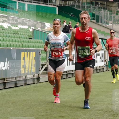 13.09.2026 - 21. swb-Marathon Bremen Michael Burmester http://msf.ph/oto/10435096 13.09.2026 12:37:24 Laufen im Stadion 365, 466, 658, 850, 895, 1090, 1118, 1288, 1385, 1485, 1583, 1604, 1754, 1993, 2073, 2585, 2670, 3617, 7244, 7768, 8075, 8081, 8729, 9522, 9617, 13033, 250, 272, 299, 525, 919, 1089, 1212, 2072, 5428, 7741 meine-sportfotos.de