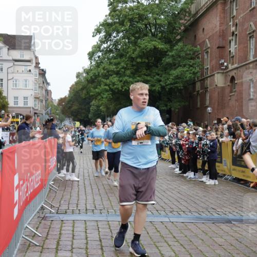 13.09.2026 - Kiel Lauf Yannick Fuchs http://msf.ph/oto/10435101 13.09.2026 09:48:53 Ziel 830, 1547, 2047, 2663, 2852, 2921, 3418, 3509, 3550, 5784, 6065, 6362, 6593, 9209, 9382, 9384, 9691, 10092, 10961, 11184, 11294, 12614, 467, 1493, 1731, 2676, 2943, 3843, 4350, 5185, 5518, 5784, 5825, 6239, 6464, 7071, 7432, 7448, 8455, 9382, 9384, 10458, 10729, 11054, 11694, 11954, 221, 1559, 1561, 2592, 2867, 3094, 4333, 4961, 6278, 8681, 8844, 9001, 9058, 9219, 10150, 11190, 11322, 11411, 1047, 1976, 2656, 2671, 2970, 4219, 5185, 7247 meine-sportfotos.de